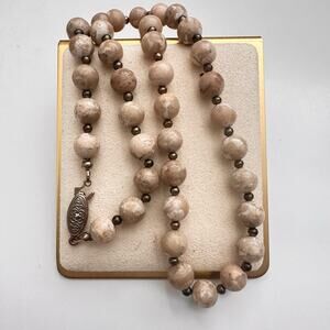 Vintage Earth-Tone Graduated Genuine Agate Beaded Necklace Fish hook clasp